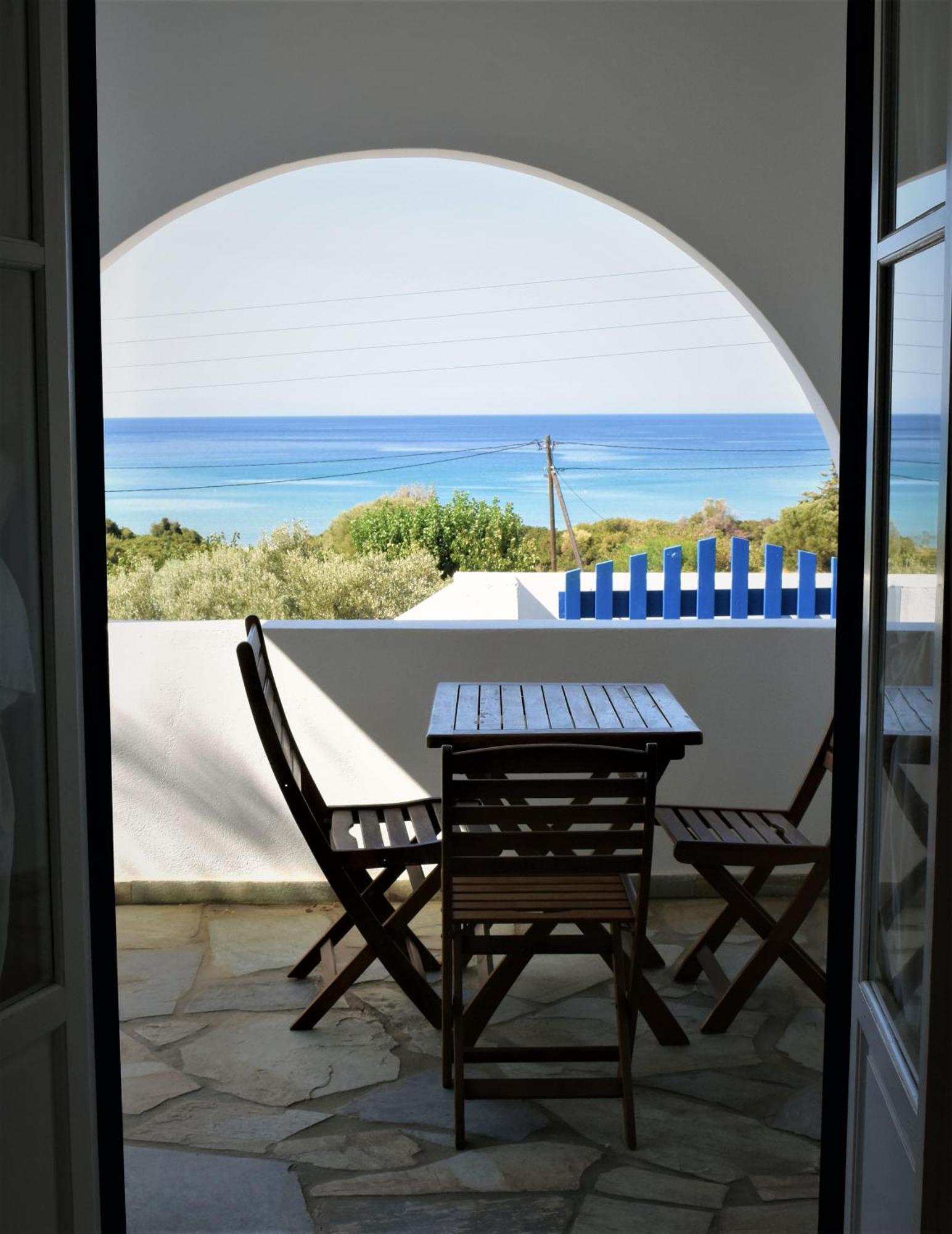 Villa Maniati Studios Agios Petros Exterior photo